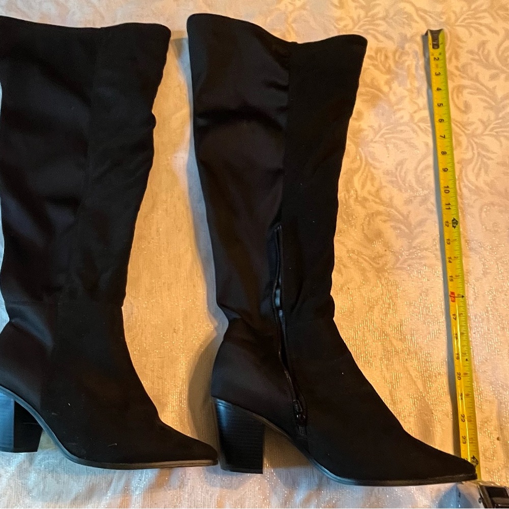 Elegant Black Knee-High Boots